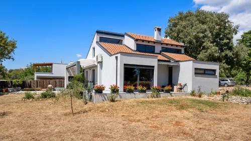 Countryhouse In Bale