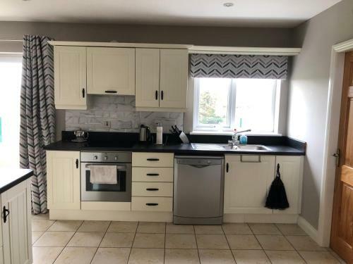 Seaview Cottage Umlagh