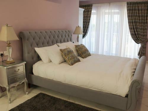 Hostal 100 Boutique Living