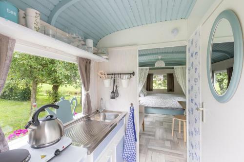 Bed & Breakfast Gardenhouse On Wheels