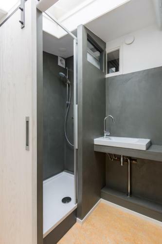 Bed & Breakfast Gardenhouse On Wheels