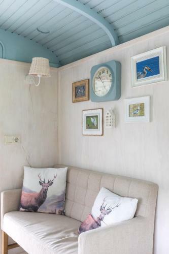 Bed & Breakfast Gardenhouse On Wheels