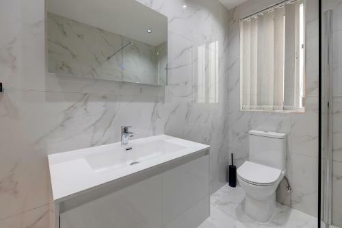 Stylish 2br Apartment In Central St Julians