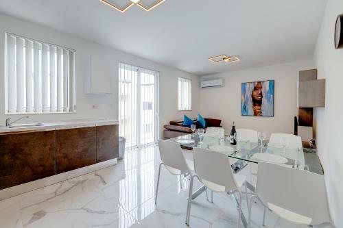 Stylish 2br Apartment In Central St Julians