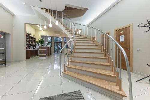 Hostal Valensija Studio Apartment Hotel
