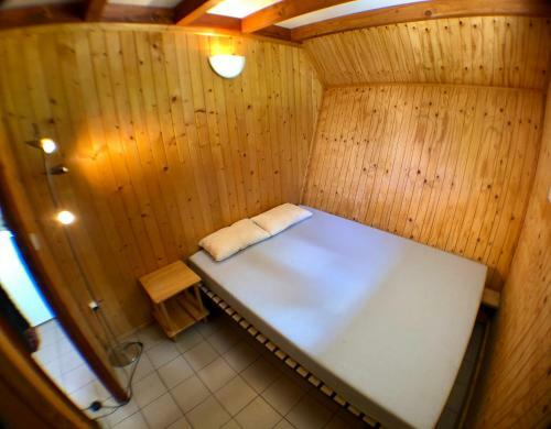 Chalets Dans Le Parc D'un Manoir Du 19eme Si�cle