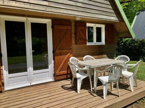 Chalets Dans La Parc D'un Manoir Du Xix�me Si�cle