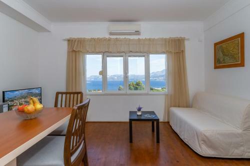Apartment With Stunning View!