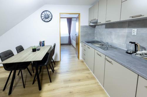 Apartmani Tom?i?