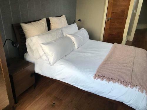 Centre Of Dingle Town - Luxury Holiday Apartment