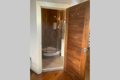 Centre Of Dingle Town - Luxury Holiday Apartment