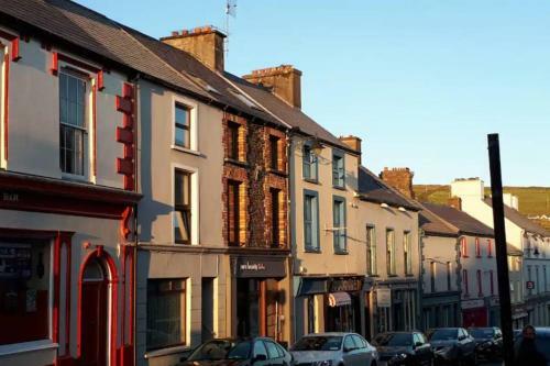 Centre Of Dingle Town - Luxury Holiday Apartment