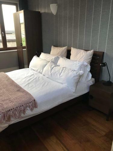 Centre Of Dingle Town - Luxury Holiday Apartment