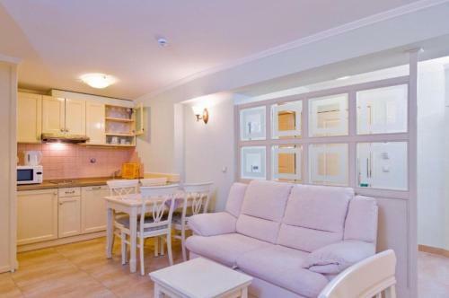 Hostal Apartments And Rooms Beachfront Luxury Condos