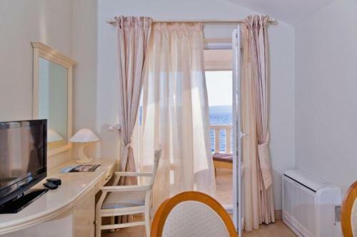 Hostal Apartments And Rooms Beachfront Luxury Condos