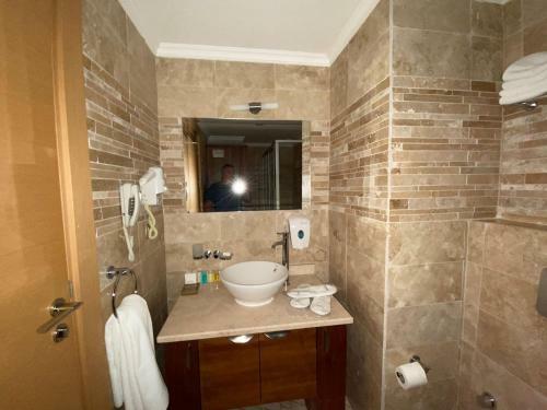 One Bedroom Apartment Inside Gold City