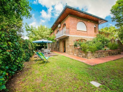 Apartamento Splendid Holiday Home In Altopascio Near Beach