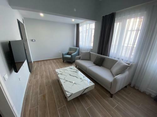 Pomruj Suite Apartment With Jacuzzi, Lara