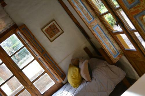 Apartamento Ocre Y Madera