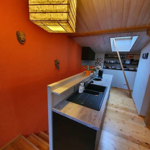 Studio Apartment And Free Airport Transfer