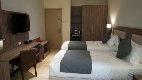 Triple E Hotel And Spa