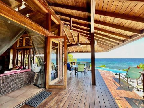 Villa Far Tortuga @ First Bight, Roatan