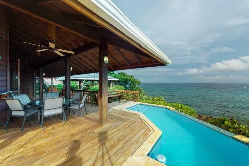 Villa Far Tortuga @ First Bight, Roatan