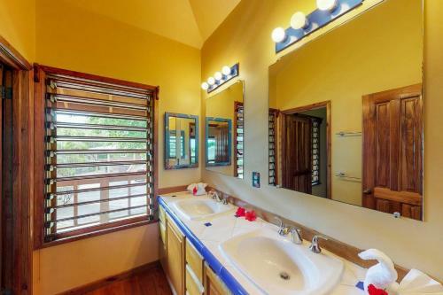 Villa Far Tortuga @ First Bight, Roatan