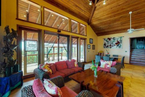 Villa Far Tortuga @ First Bight, Roatan