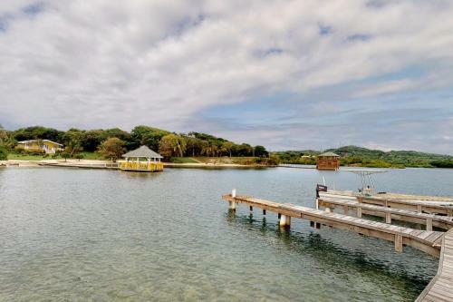 Villa Far Tortuga @ First Bight, Roatan