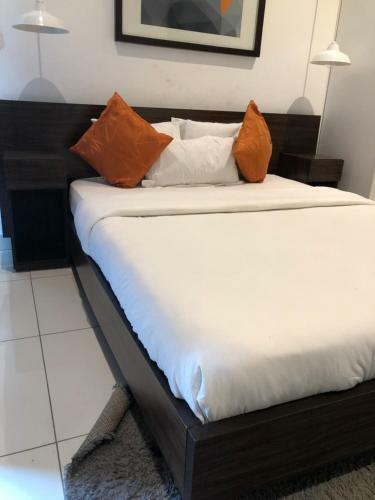 Ebs Legends Edmund One Bedroom Duplex