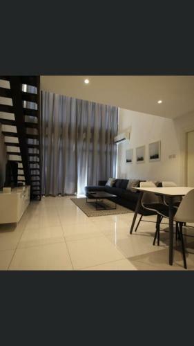 Ebs Legends Edmund One Bedroom Duplex