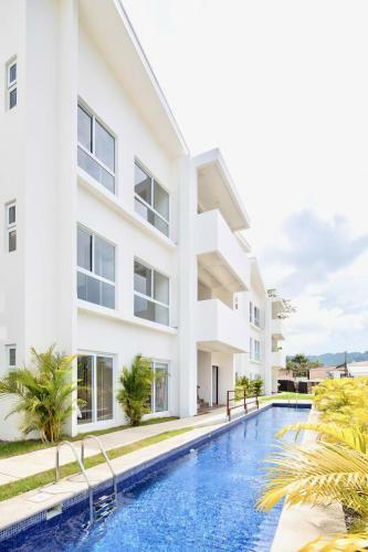 Bright & Airy 2br Condo Minutes From Jaco Beach