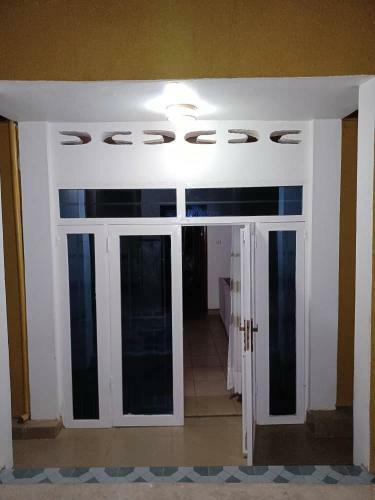 Hostal Fully Furnished Home, 7-private Bedrooms & Shared Sitting Room With Kitchen.