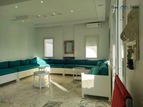 Sunny-daze Villa Near The Beach