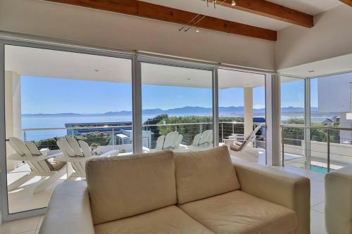 Villa 111 Memories - De Kelders Home With A View
