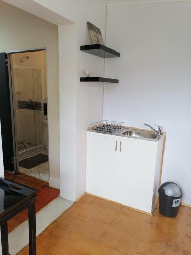Hostal 33 On Smuts Selborne