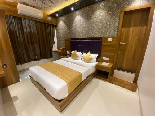 Hotel Bkc Crown - Near Us Embassy