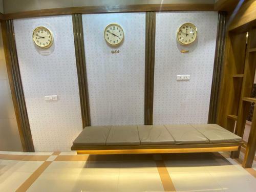 Hotel Bkc Crown - Near Us Embassy