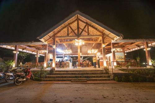 Lodge The Acacia Glamping Park