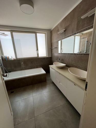 Luxury Villa In Raanana