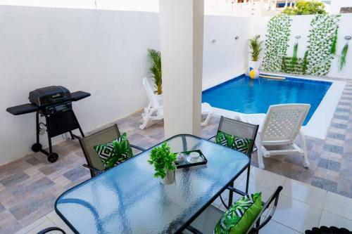 Villa At A Gated Community And Private Pool.