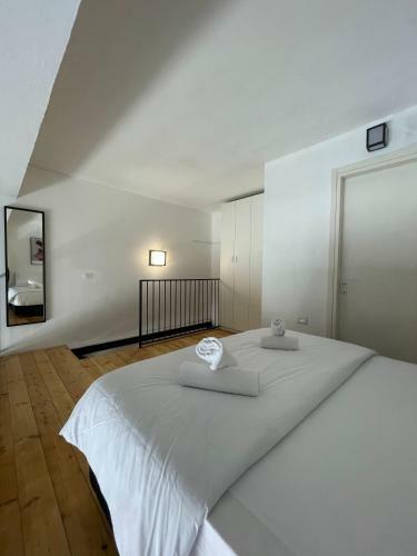 Deblox Living - Alhambra Apartments