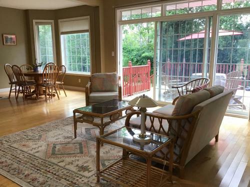 Entire Country Home In Guelph
