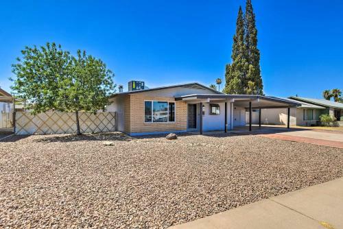 Charming Home Less Than 11 Mi To Downtown Phoenix!