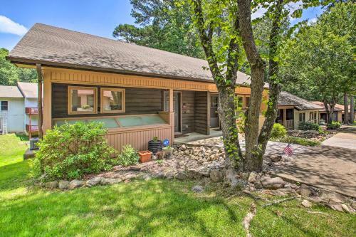 Updated Townhome With Deck, Grill And Sunroom!