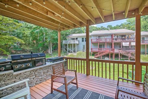 Updated Townhome With Deck, Grill And Sunroom!