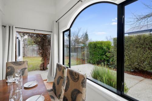 Kokomea House - Wanaka Holiday Home
