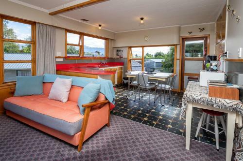 Grand View - Te Anau Holiday Home
