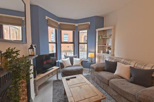 Charming Victorian Home Near Serene Ormeau Park